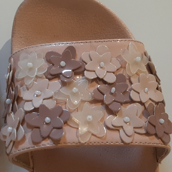Pink slides - Picture 2 of 2